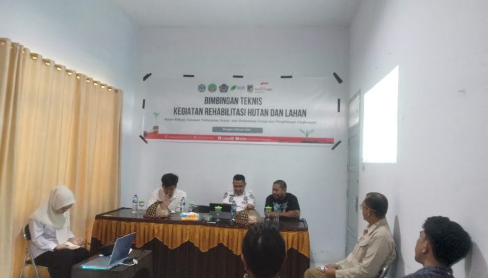 Pulihkan Lahan Kritis, KPH Balantak bersama Kemitraan Gelar Bimtek RHL