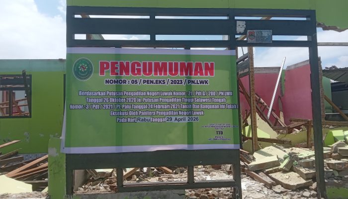PN Luwuk Berhasil Eksekusi Pengosongan Rumah di Kilo 8 dengan Damai