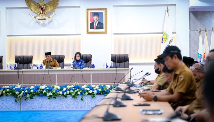 Anwar Hafid Rapat Bersama OPD, Perintahkan Tuntaskan Gaji Tenaga Honorer